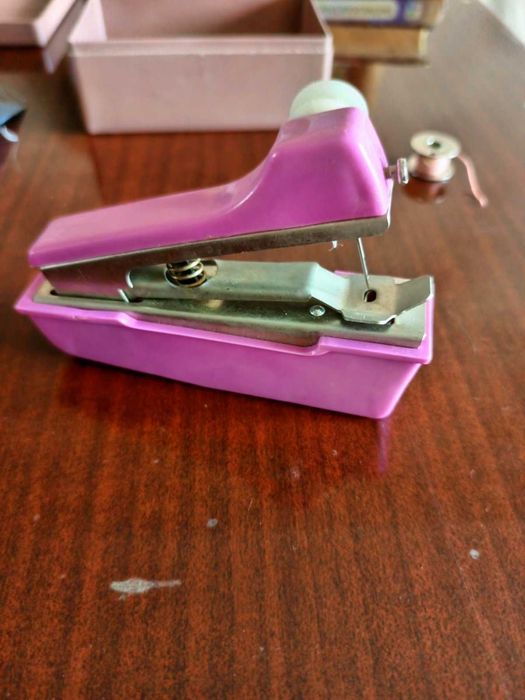 Міні-швейна машинка часів СРСР