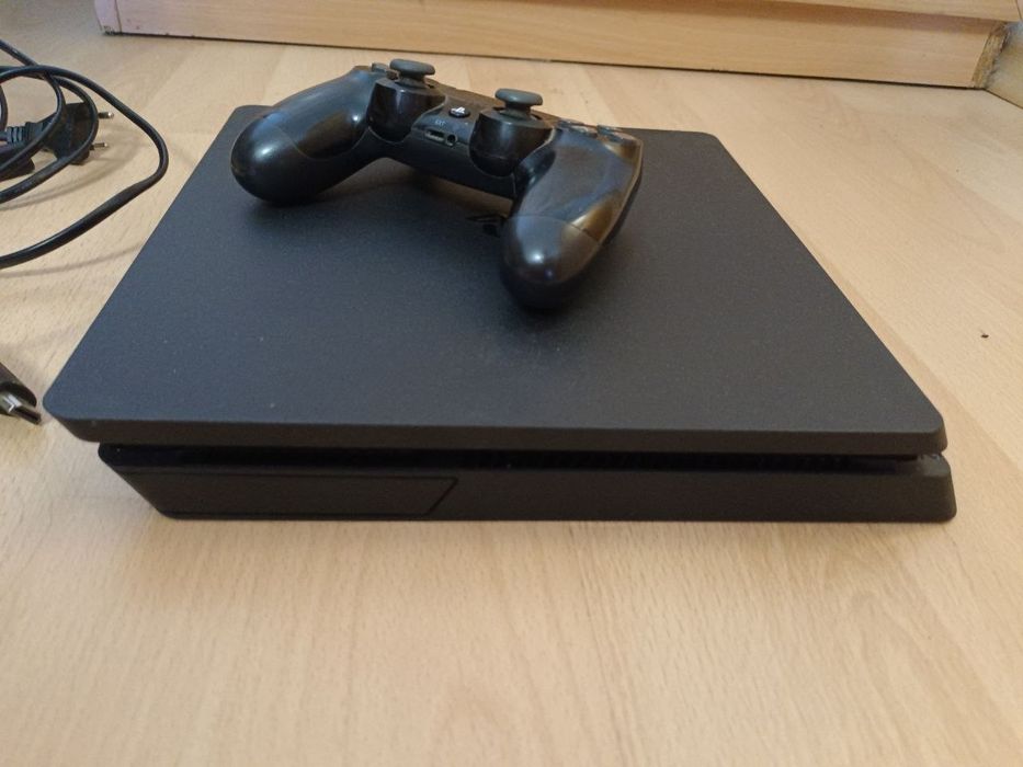 Playstation 4 slim 1tb + диск