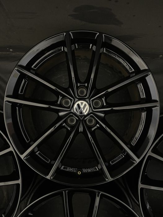 Диски R18 5x112 Et44 8J. Volkswagen Passat Tiguan NMS ID4 Audi A6 A4