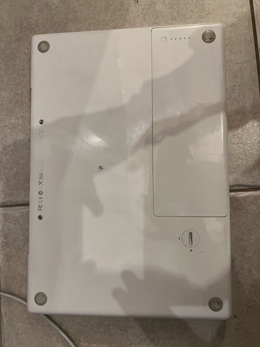 MacBook A1181 у гарному стані