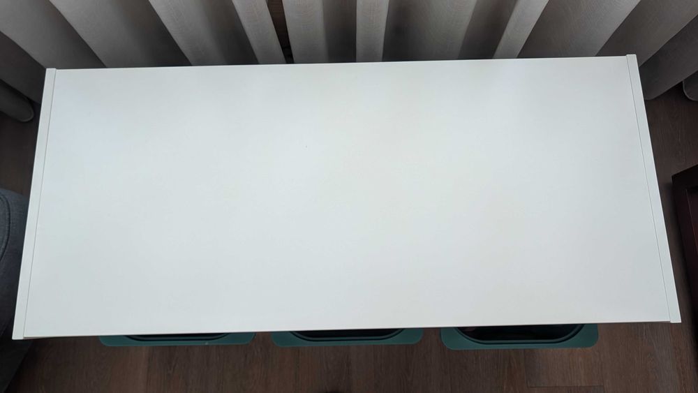 Estante Trofast IKEA com caixas