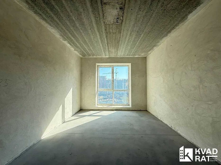 Здана двокімнатна з опаленням та стяжкою