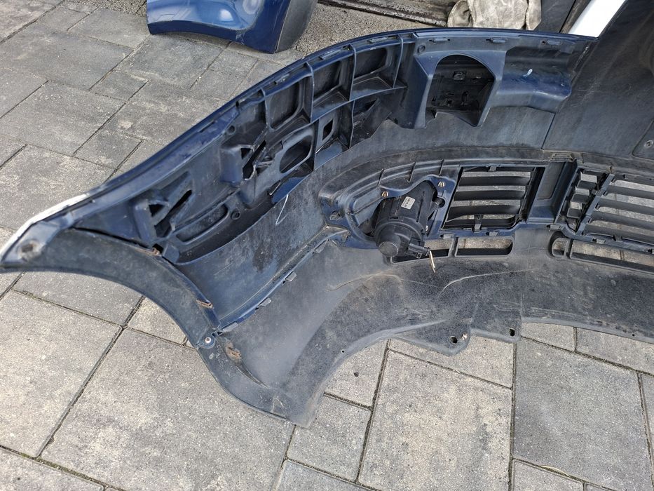 Vw Passat b5 fl lift zderzak przod przedni granatowy  niebieski la5e