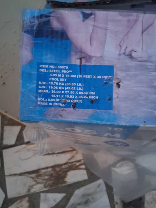 piscina  em bom estado so serviu uma vez