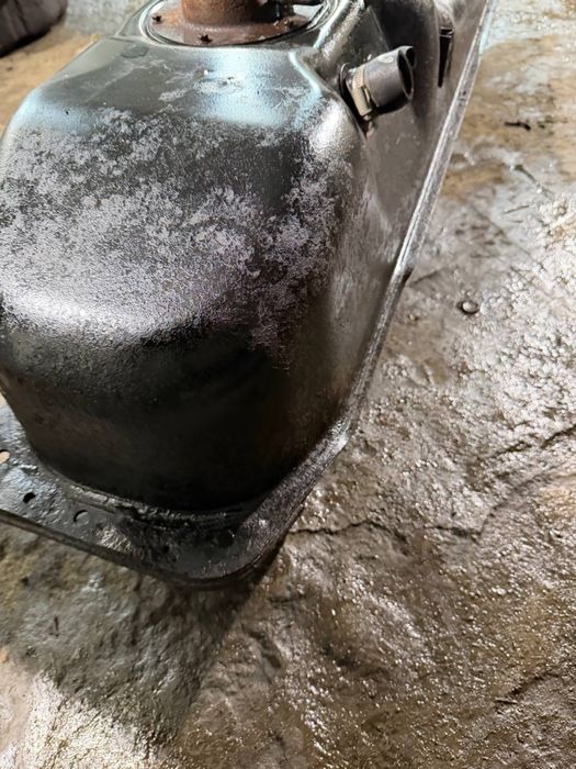 Паливний бак Nissan Navara D22 2.5D