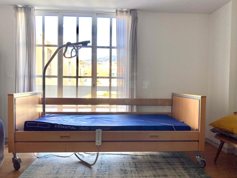 Cama elétrica articulada com colchão