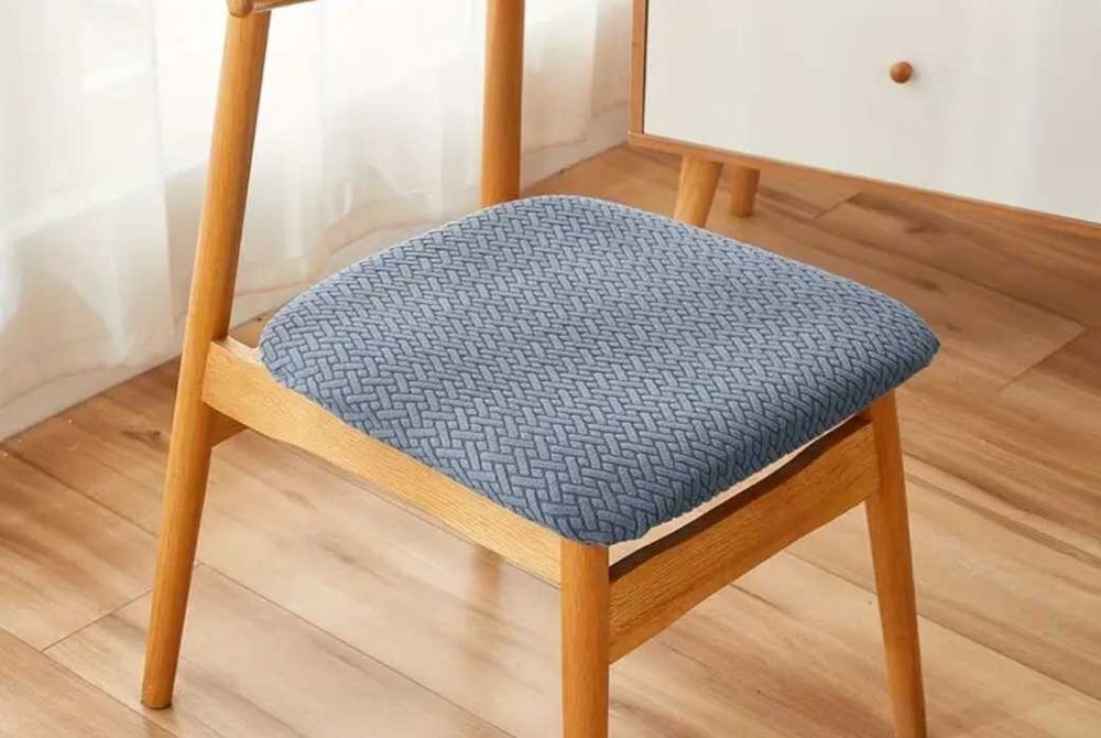 Накидки на резинки на табуретки чи стільці