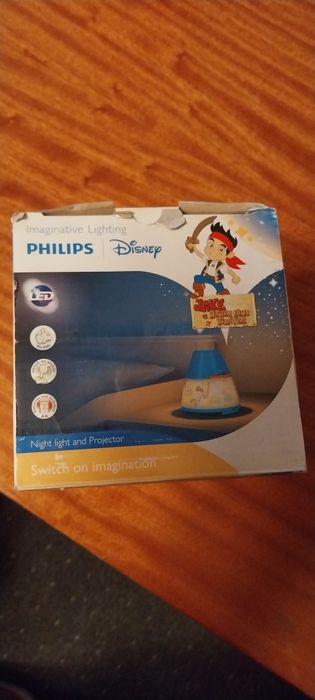 Sprzedam lampkę nocną z projektorem do pokoju dziecka