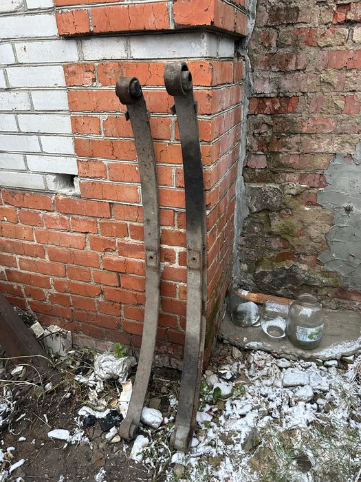 Передние ресори Мерседес т1 207,208,209,210,310,408,408,410