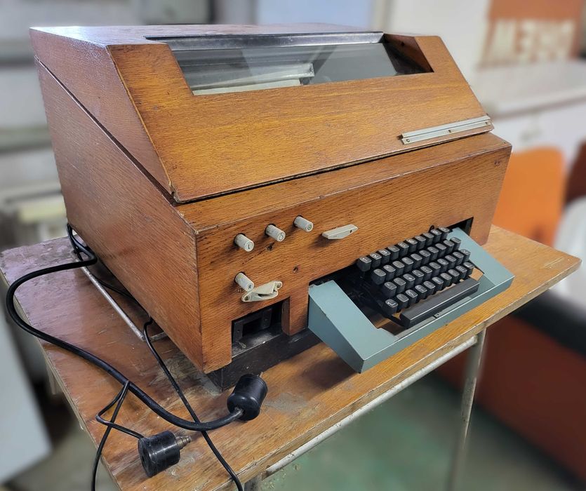 Zabytkowy dalekopis (telex)