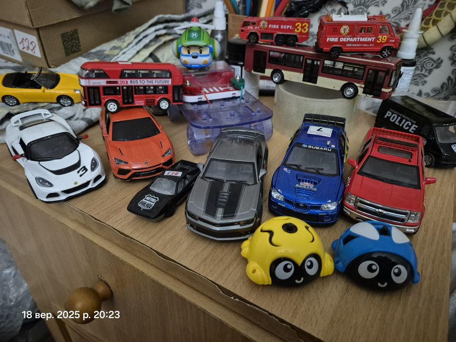 Автобус Літак Вантажівка Машина