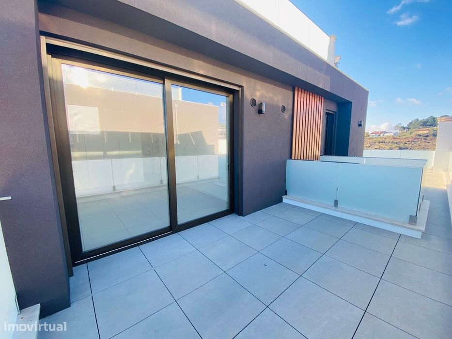 Moradias T4 de qualidade superior com piscina - Salir do Porto