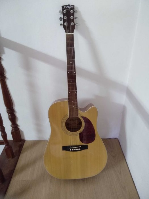 Guitarra/Viola electro/acústica autografada pelo músico LUSITANY