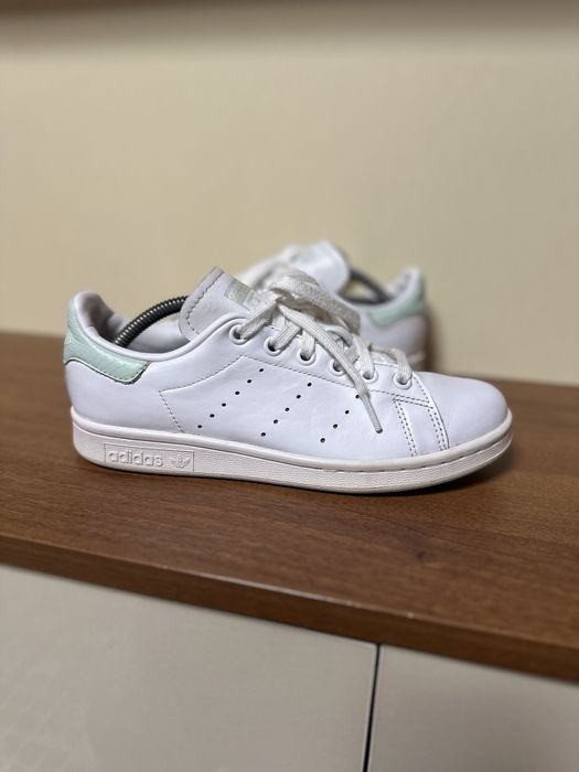 Кросівки adidas 36 р. Кросовки 23.5 см. Шкіра