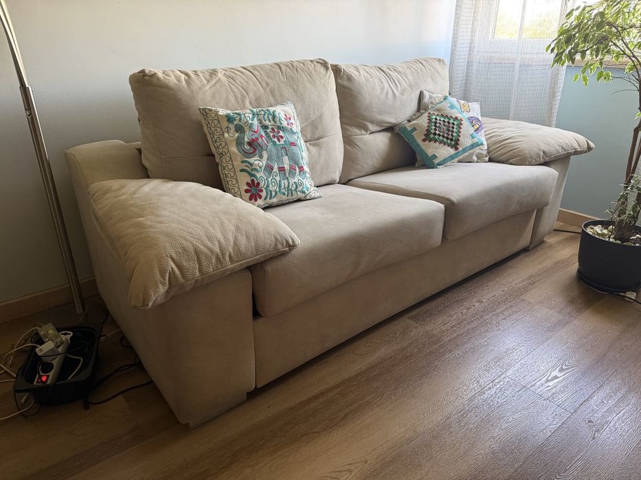 SOFA CAMA  couro sintetico 2,20 x 84 x 48