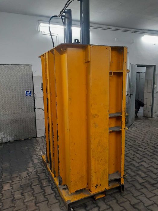 Bramidan B30  belownica prasa 4KW 2010r śmieci odpady makulatura