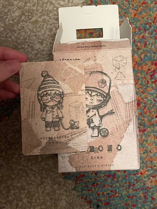 Hirono Daydreaming Echo (один з упаковкою, інший ні)