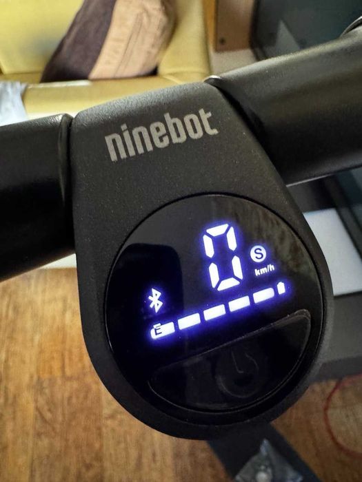Електросамокат Segway Ninebot KickScooter E22E