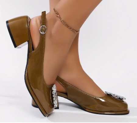 Босоніжки, сандалії. Нові