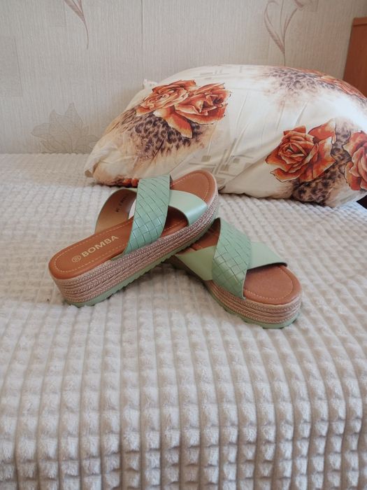 Взуття на тонкетці жіноче