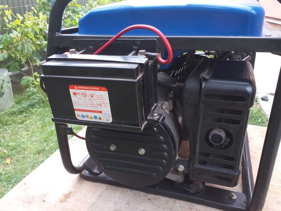 Продається генератор (бензин, газ)