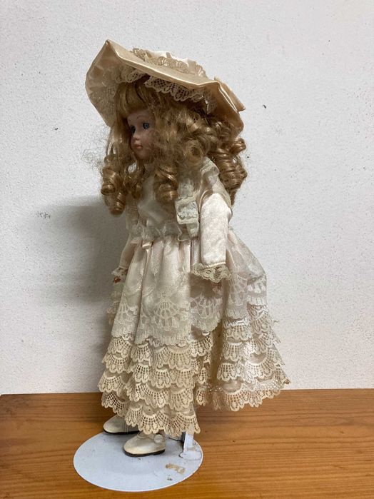 Boneca de porcelana