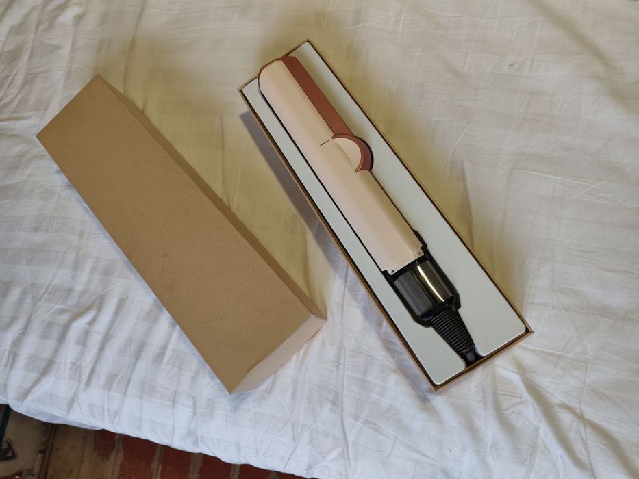 Професійний випрямляч — аналог Dyson Airstrait, новий