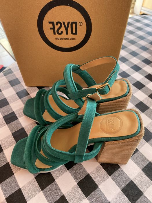 Sandalias DYSF novas