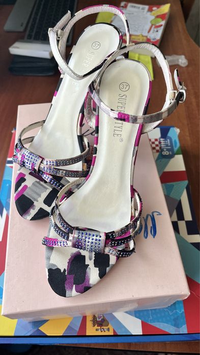 Продам нові літні босоніжки розмір 37