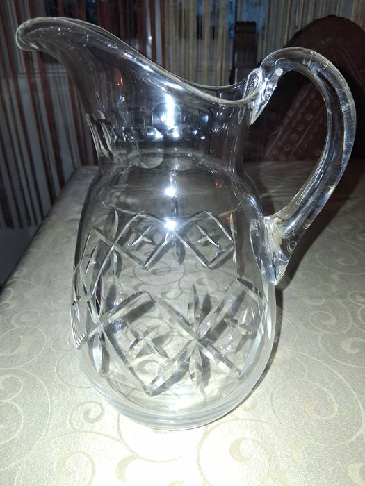 Conjunto (72 peças) de copos e jarro em vidro fino lapidado