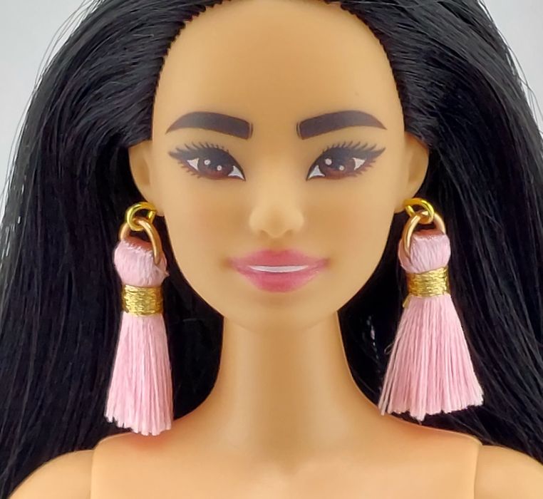 Kolczyki biżuteria dla lalki Barbie różowe chwosty