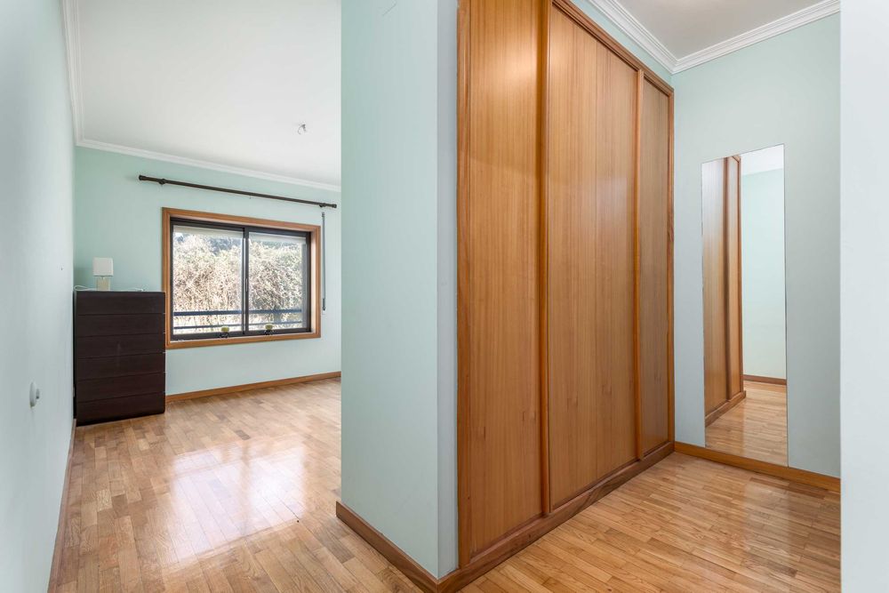 Arrenda-se apartamento T2, em Arcozelo, em Vila Nova de Gaia.