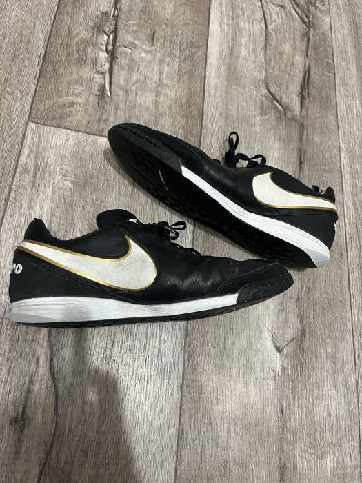 сороконіжки nike tiempo , 42