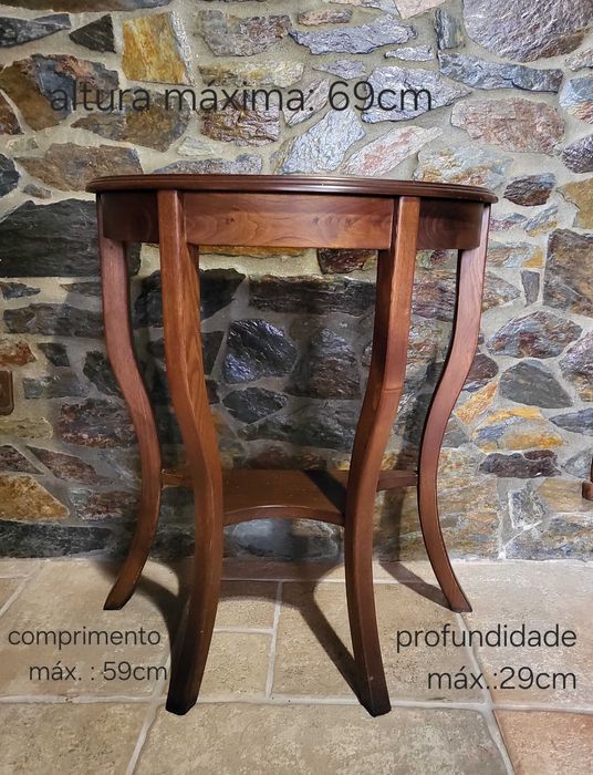 Mesa de apoio em madeira