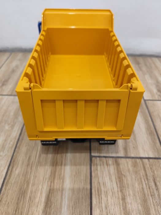 Ciężarówka Mack Bruder