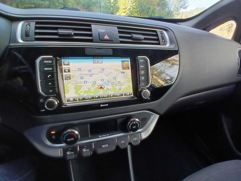 Kia Rio 1.2 Gasolina 5 lugares
