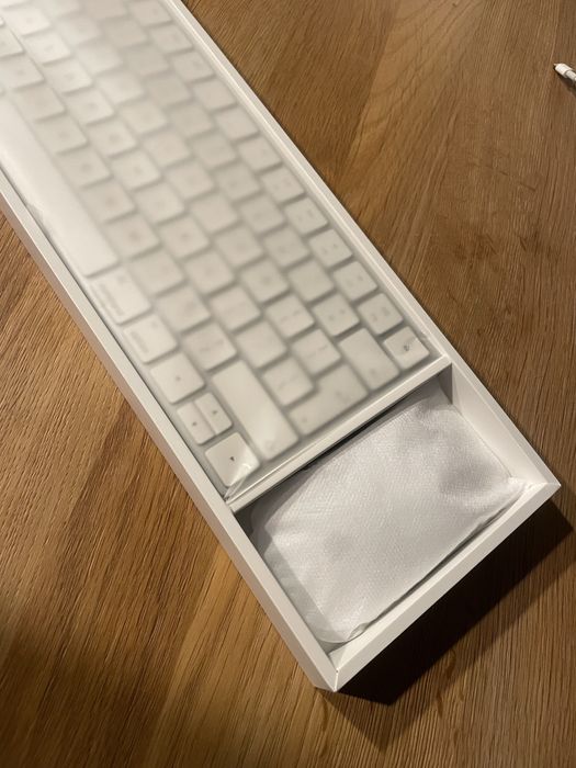 Apple iMac Retina 4K 21,5 intel i5 / 8GB /HDD 1Tb MacOS USB superdrive