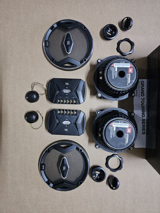 Colunas/speakers JBL GTO 509C (woofers, crossover, tweeters)