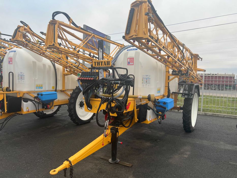 Прицепной опрыскиватель Богуслав Титан ОПК 3000-24 с Браво 400
