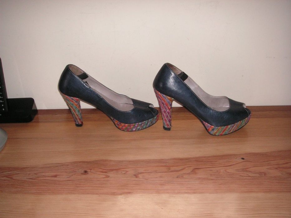 Sapatos Salto Alto em Pele T/37