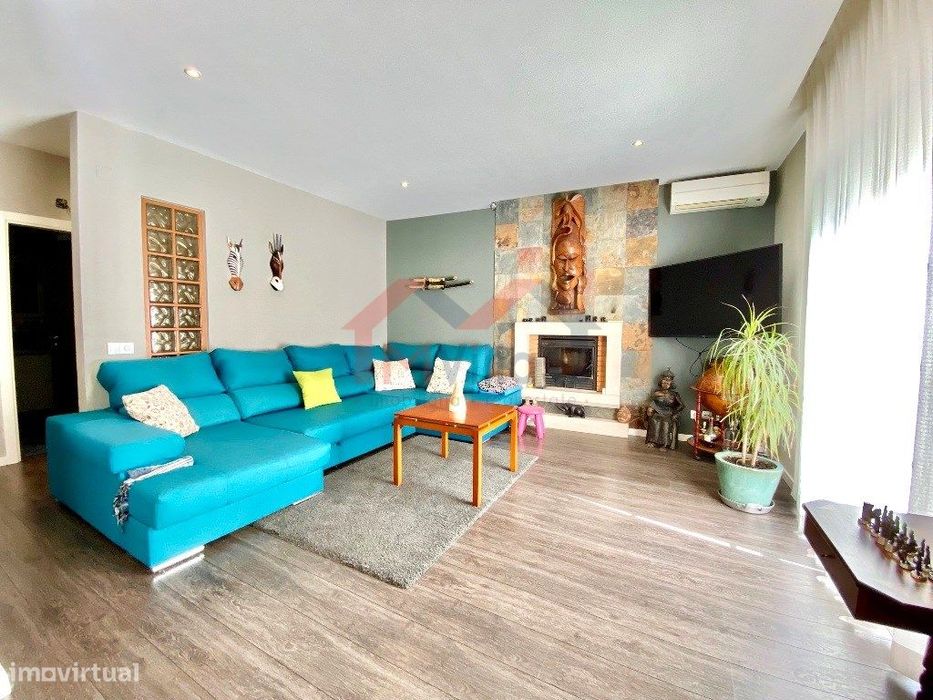 Apartamento T4+1 na baixa a 200 metros do cais - Olhão