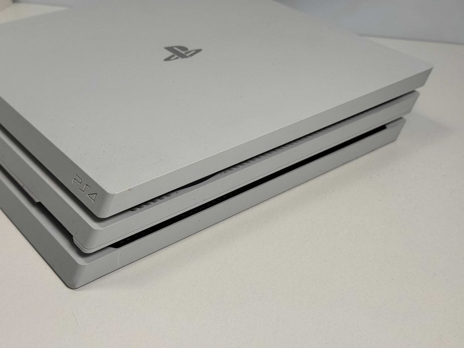 Konsola PlayStation 4 Pro 1TB CUH-7216B Biała