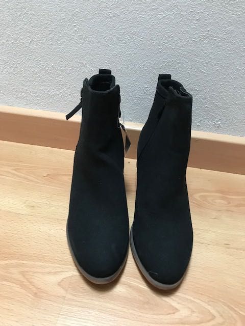 Botas Pretas Nº 36 NOVAS