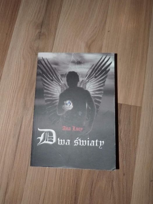 Książka Dwa światy Anna Lucy