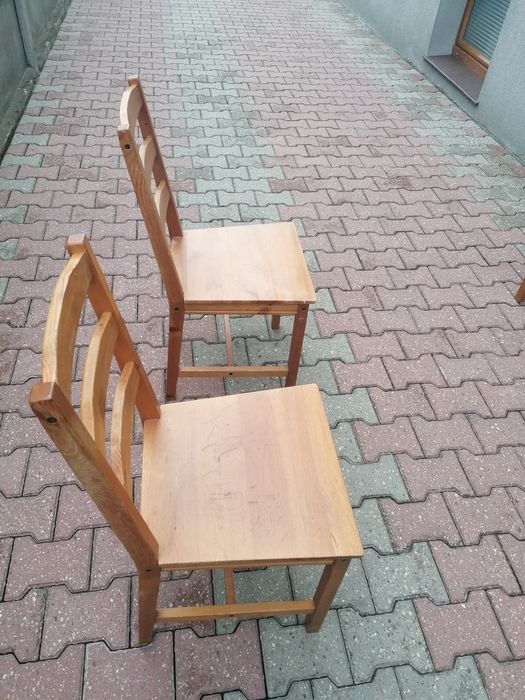 Stół drewniany Ikea sosnowy z krzesłami