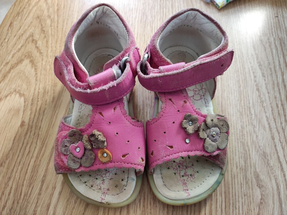 Sandały dziewczęce rozmiar 23