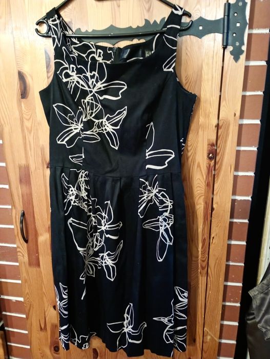 Sukienki wizytowe i nie tylko