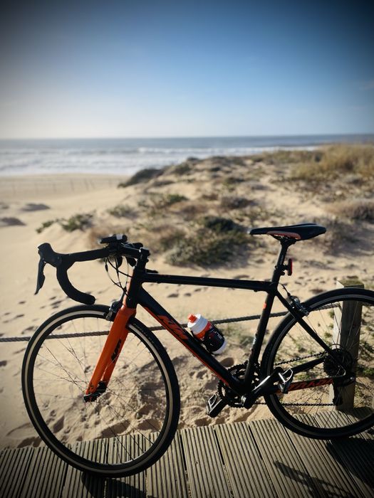 •KTM strada 1000