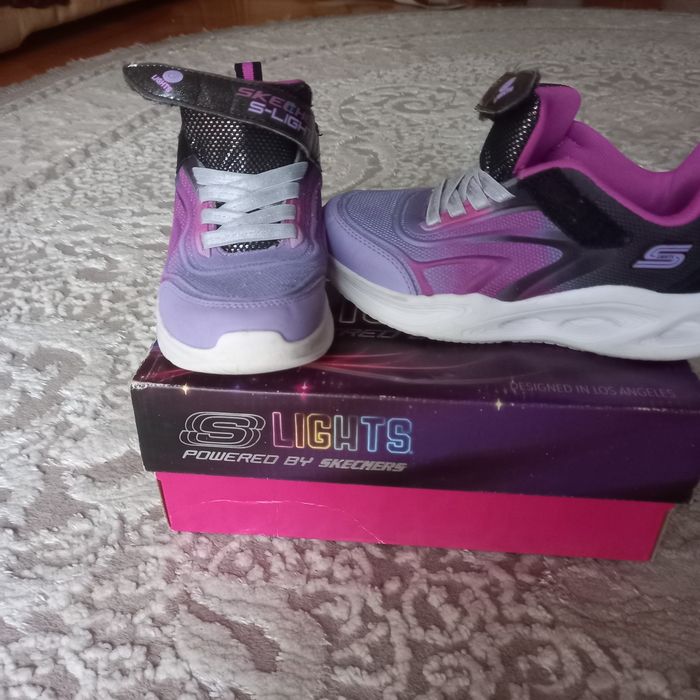 Кросівки Skechers 32