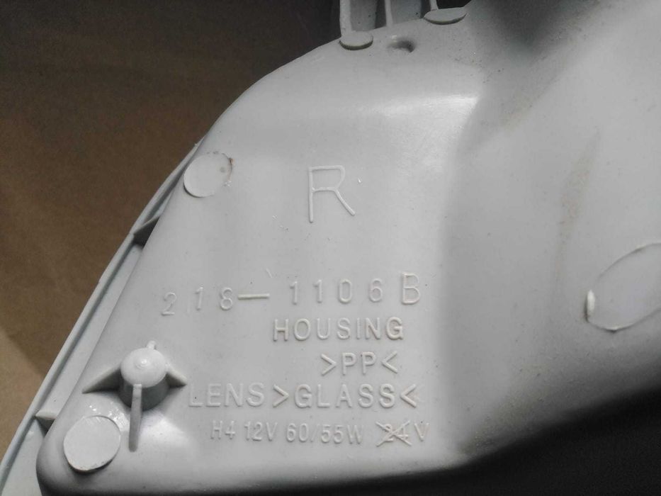 Farol Direito Suzuki Swift de 1989 Novo